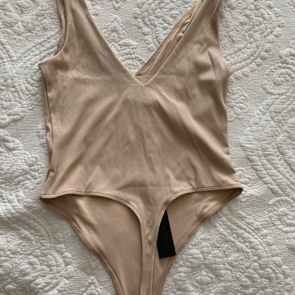 House of Harlow deep plunge ribbed bodysuit size medium